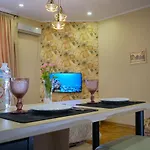 Central Apartments *